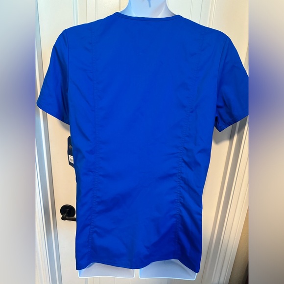 NWT V-Neck Scrubs for Workwear Revolution, Soft Stretch, Easy Care, Blue, Large - Picture 7 of 10